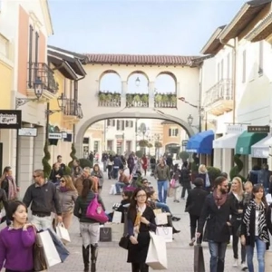 Аутлети під міланом: serravalle, fidenza village, franciacorta