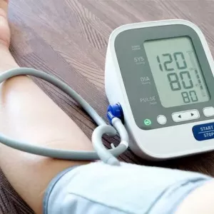 Тиск у людини 150 на 100: як знизити? Назва таблеток від тиску