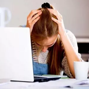 Якщо підприємство банкрутує, що буде з працівниками? Як отримати зарплату при банкрутстві? Звільнення при банкрутстві підприємства і запис у трудовій книжці