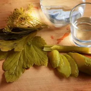Мариновані огірки: користь і шкода для організму, калорійність